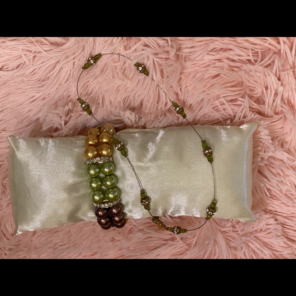 Set Multi Stone Stretch Bracelet & Choker w/Green